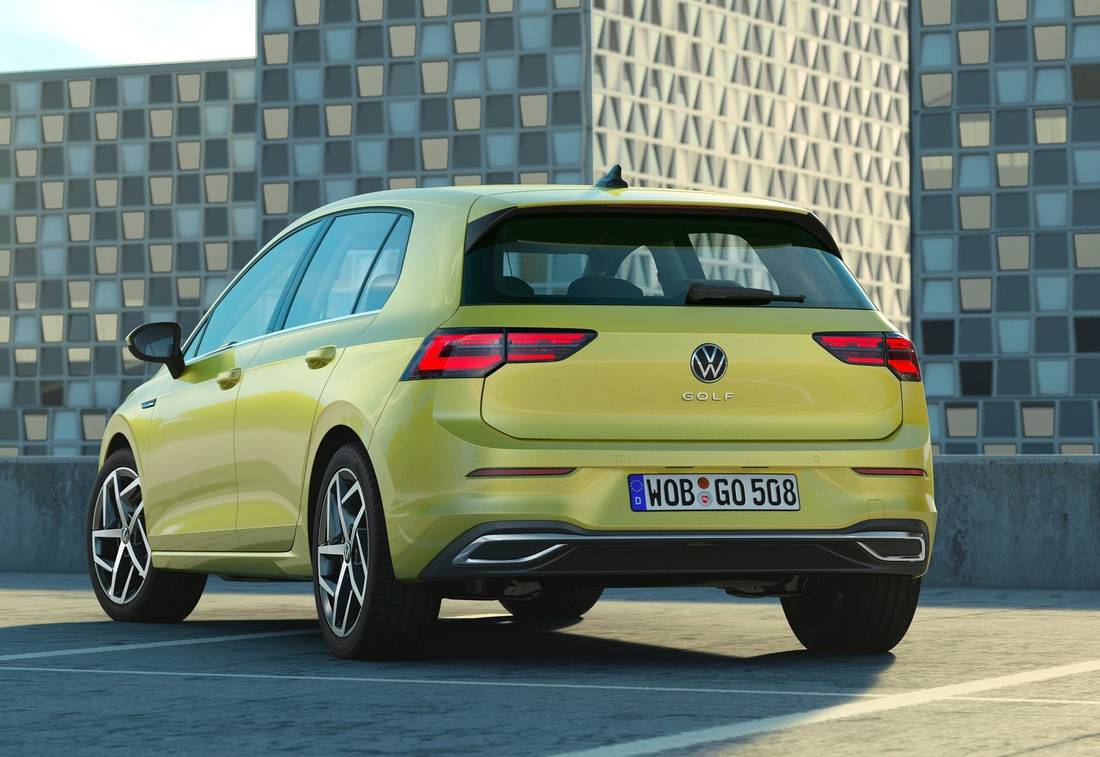 volkswagen-golf-back