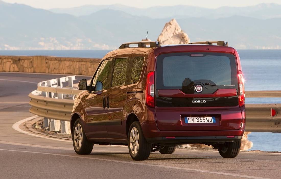 fiat-doblo-back