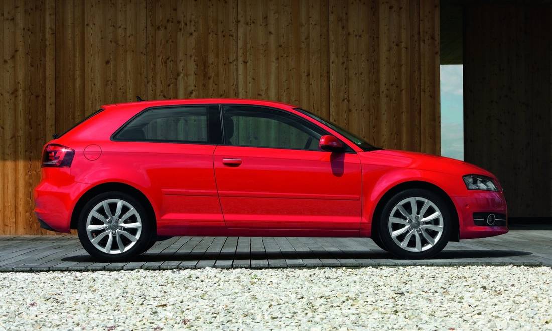 audi-a3-8p-side