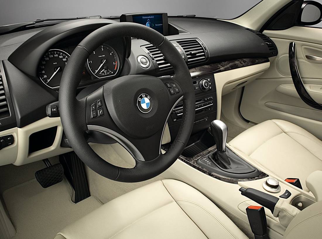 BMW-1-Series-E87-Interior