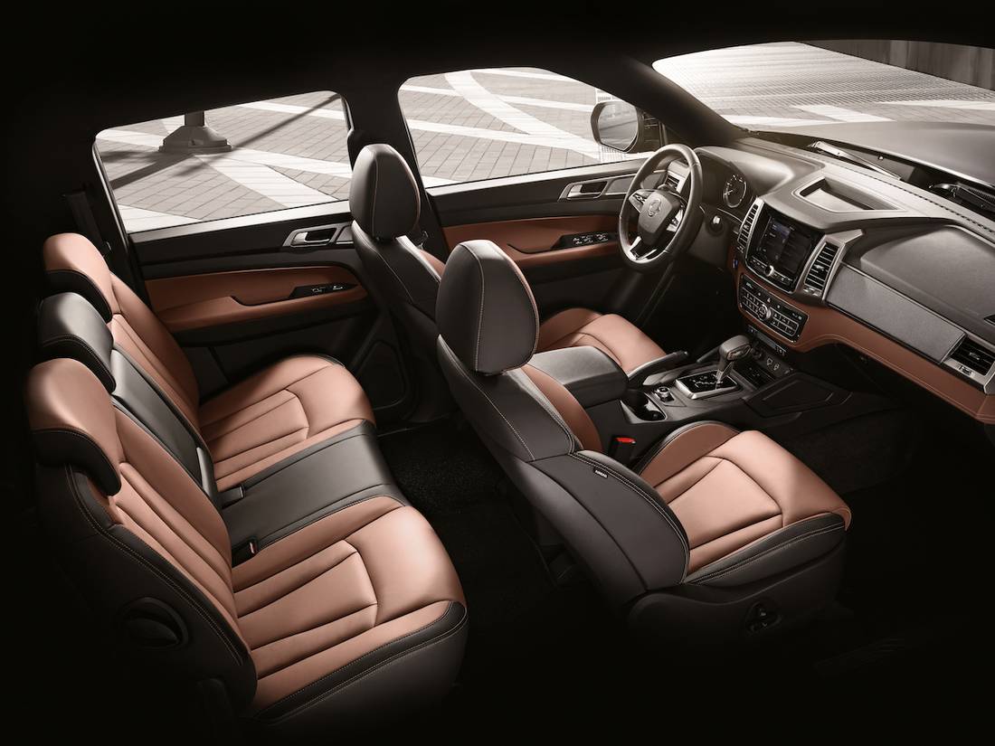 ssangyong-musso-interior