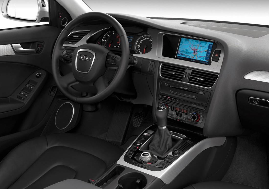 Audi-A4-B7-Interior