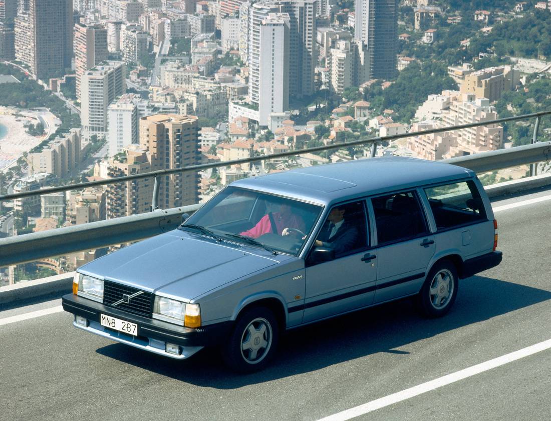 volvo-745-front