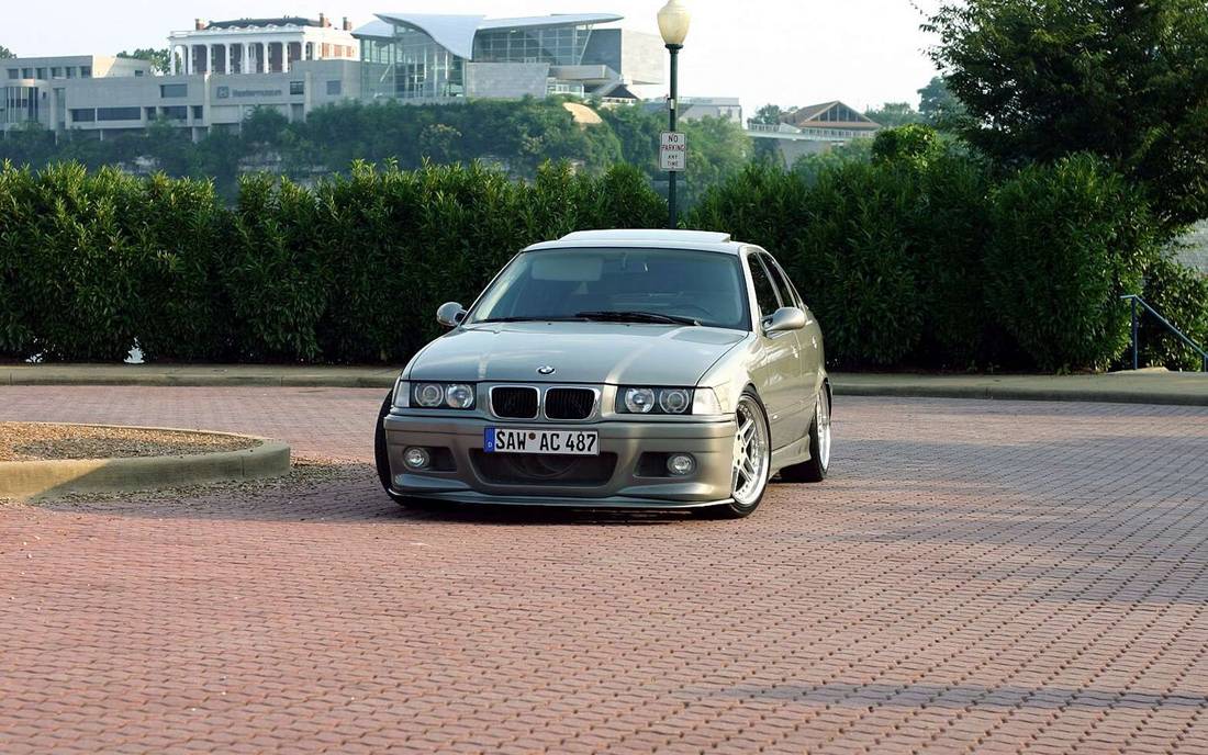 bmw-coupe-325i-front