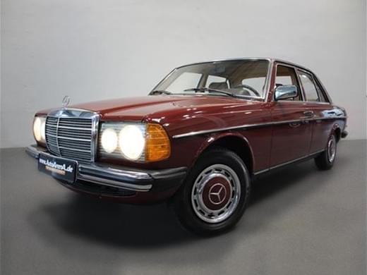 Brand-New Volkswagen Arrives at Dealer and Drops an Fuck-Bomb to America Mercedes-benz-200-w123-xs