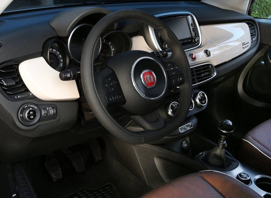 //images.ctfassets.net/uaddx06iwzdz/6kCo7mSMFdk1TYMLBNPf5I/a1e5110c9111cd73f581c8176d48af48/fiat-500x-interior.jpg "Fiat 500x Interior"