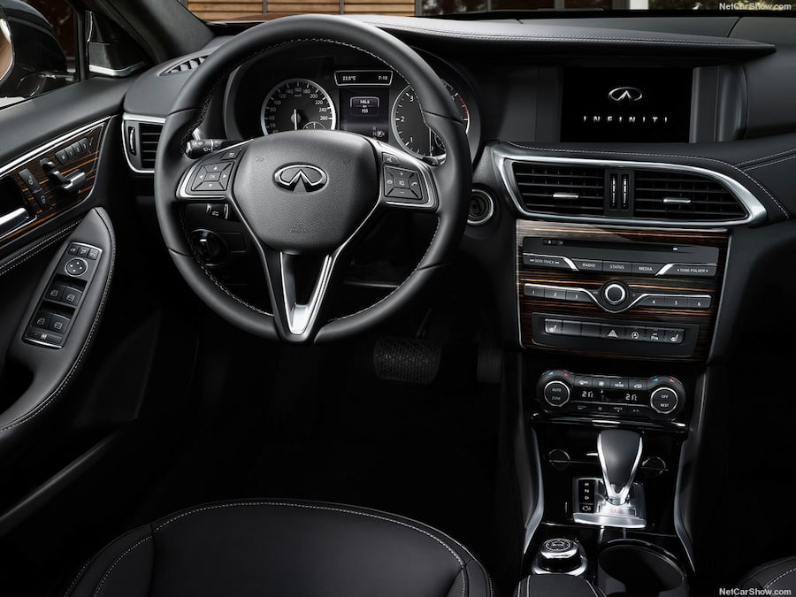 //images.ctfassets.net/uaddx06iwzdz/4smvT7Wa87DnuLKGY2sjnL/f56942208c8428998beaf5d75e5a1580/infiniti-q30-interior.jpg "Infiniti Q30 Interior"