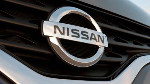 Nissan 100