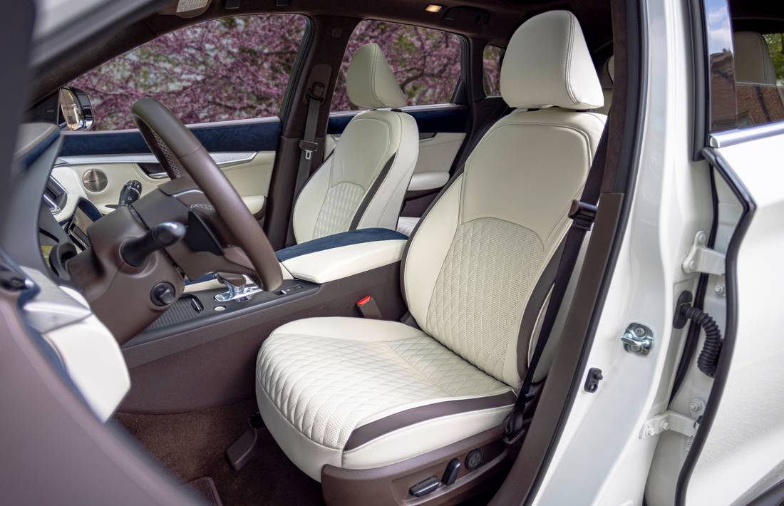 infiniti-qx50-seats