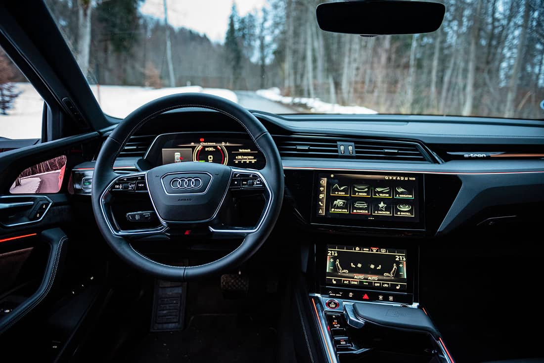 Audi-e-tron-S-Sportback-Cockpit