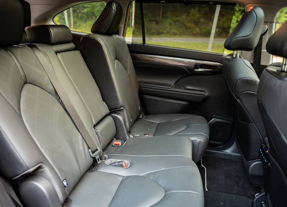 toyota-highlander-hybrid-seats