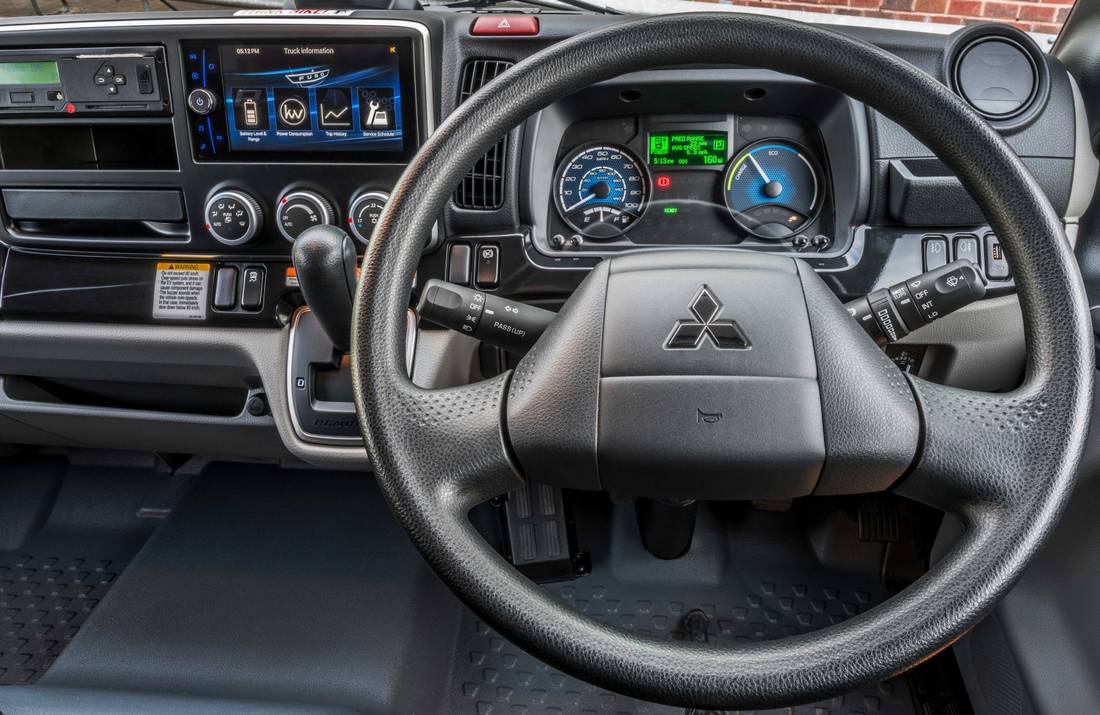 mitsubishi-canter-interior