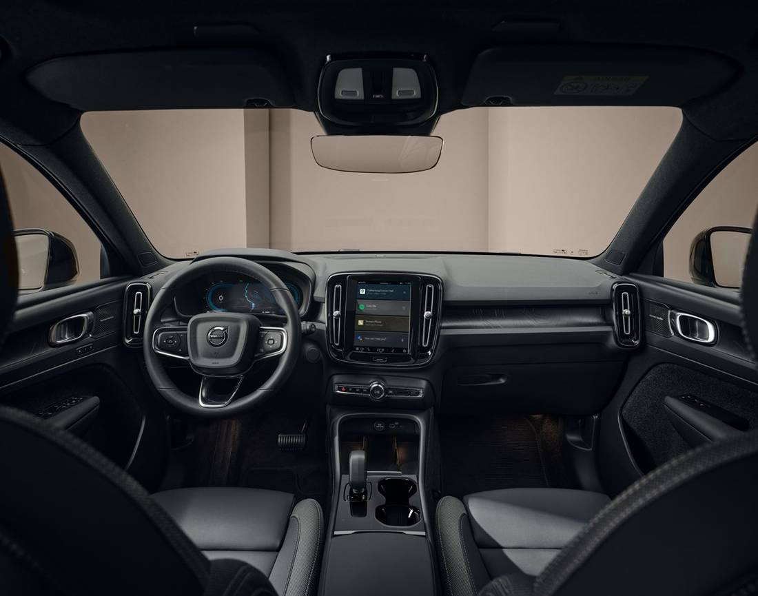 volvo EC4 interior
