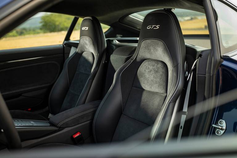 Porsche-718-Cayman-GTS-40-Seats