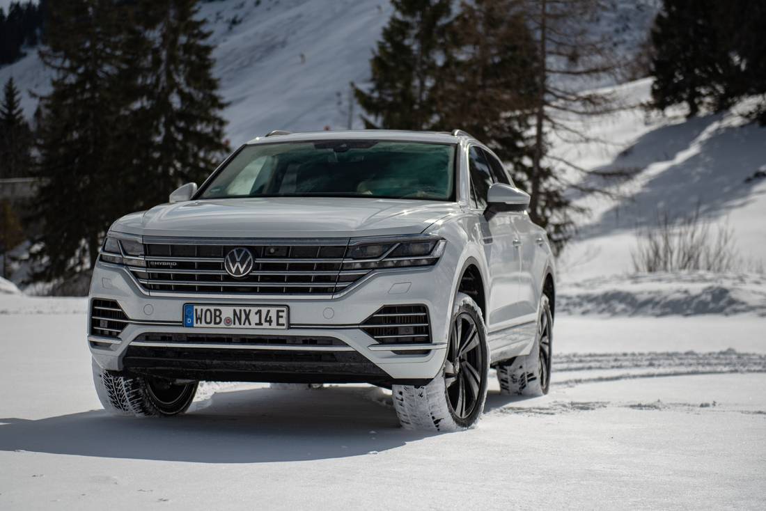  The prices for the VW Touareg III eHybrid start at 74,250 euros, but more than 100,000 euros for the SUV flagship is not a problem - as the test car with its numerous extras impressively proves.