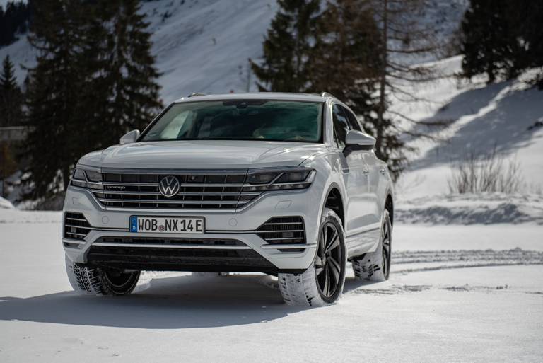  Die Preise für den VW Touareg III eHybrid starten bei 74.250 Euro, mehr als 100.000 Euro für das SUV-Flaggschiff sind aber auch kein Prolem - wie der Testwagen mit seinen zahlreichen Extras eindrucksvoll beweist.