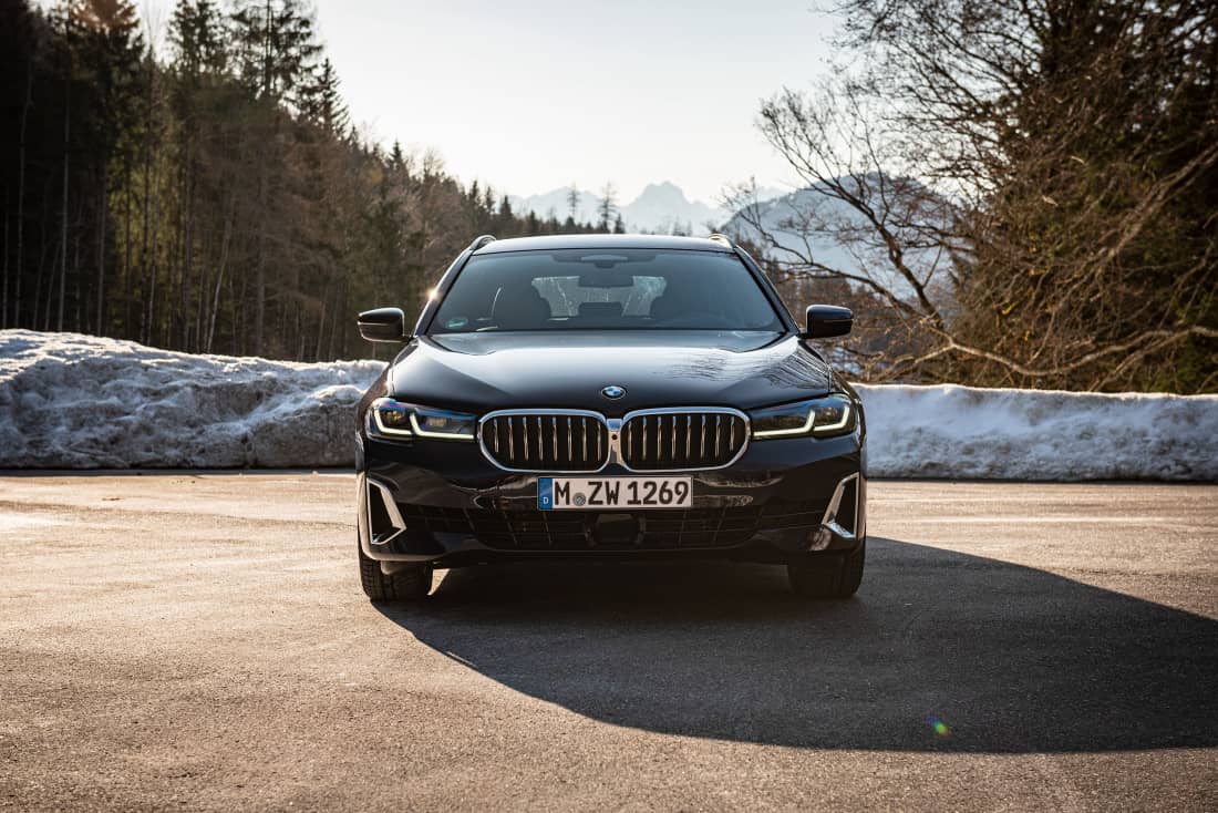 BMW-540i-xDrive-Touring-G31-Hero3