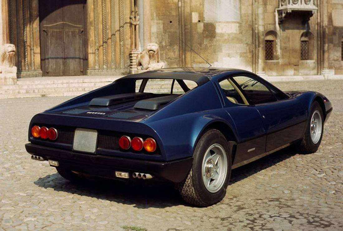 ferrari-365-back