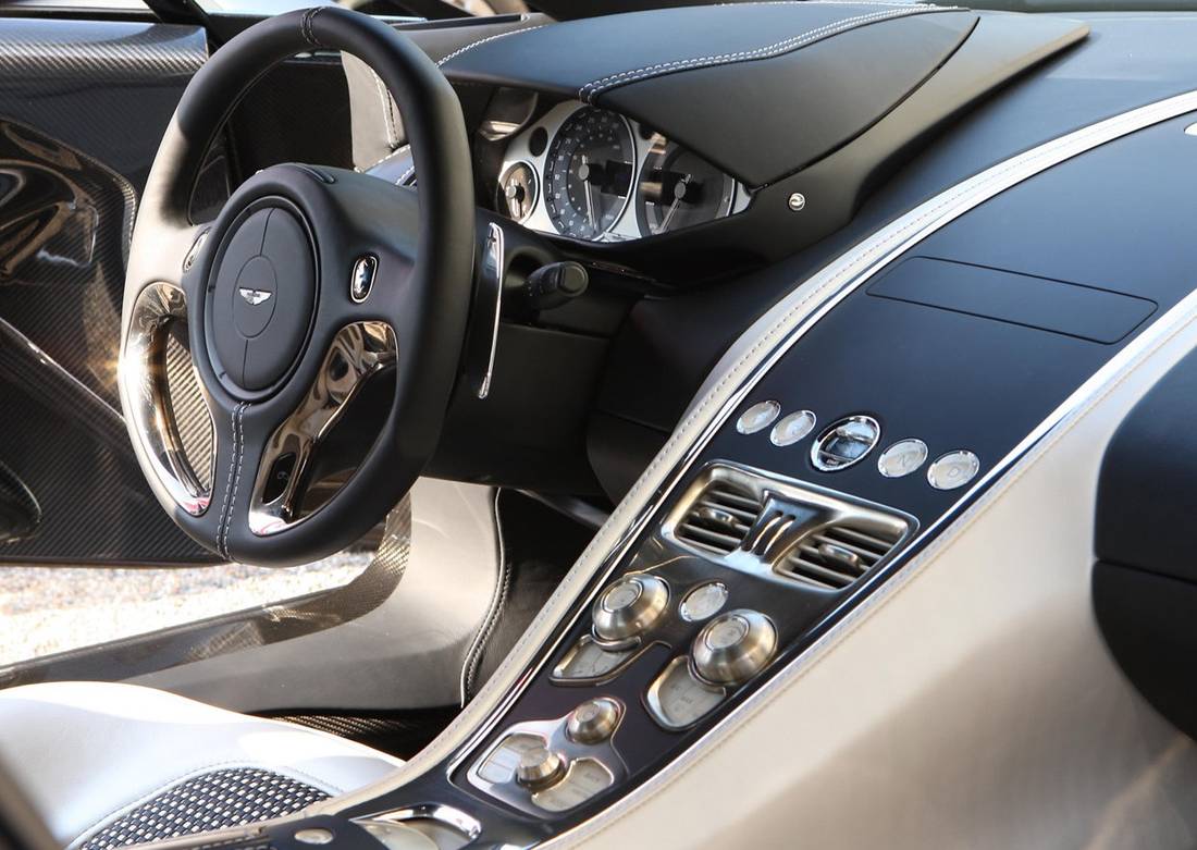 aston-martin-one-77-interior