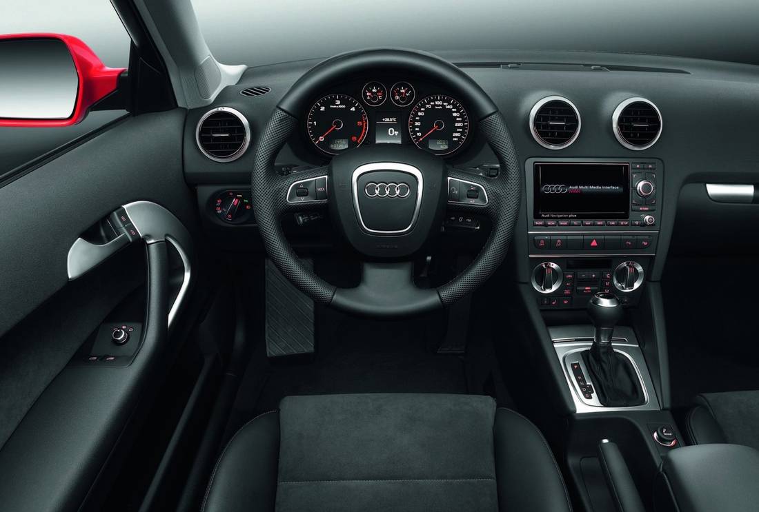 audi-a3-8p-interior