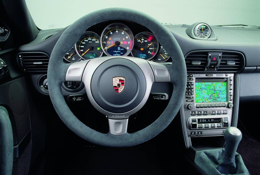 porsche-911-gt2-interior