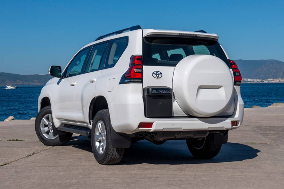 toyota-land-cruiser-prado-back