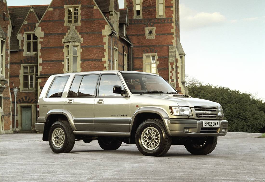 isuzu-trooper-side