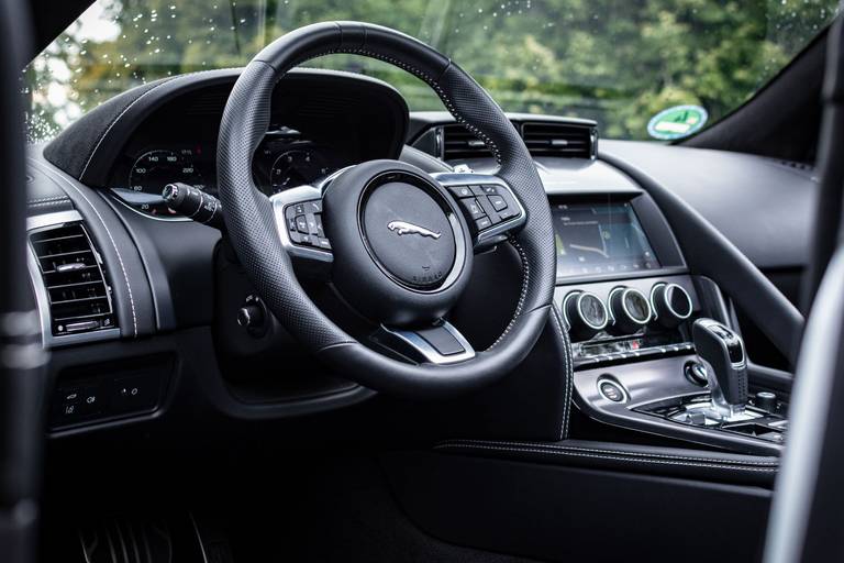 Jaguar-F-Type-P300-Rear-Interieur