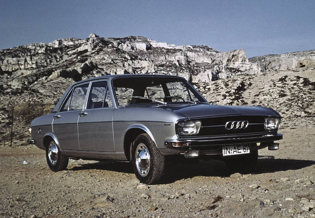 audi-100-c1-front