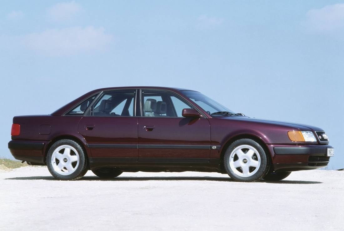 Audi-100-sideview