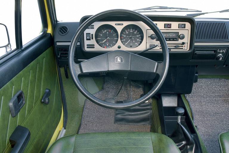 VW-Golf-1-interior