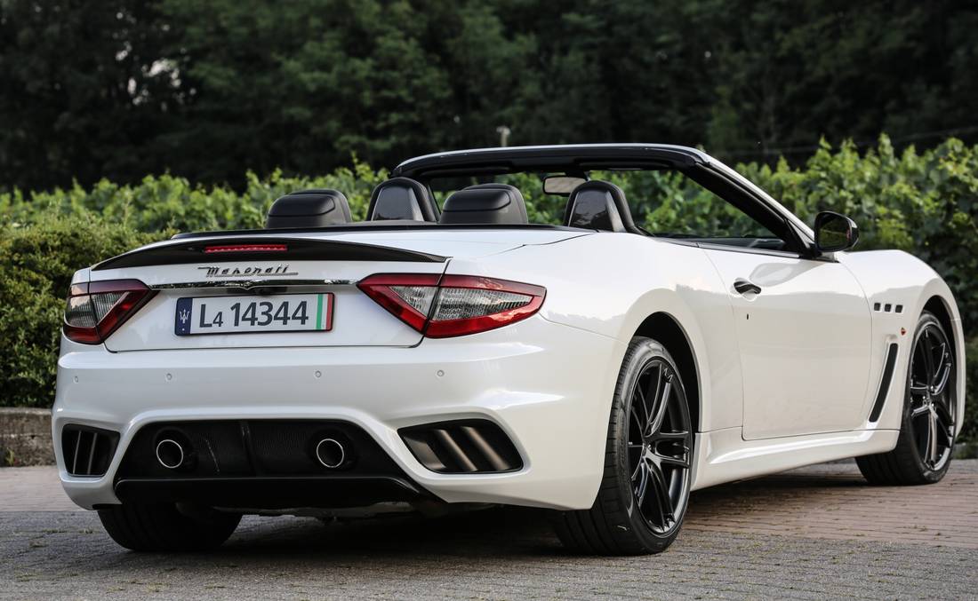 maserati-gran-cabrio-back