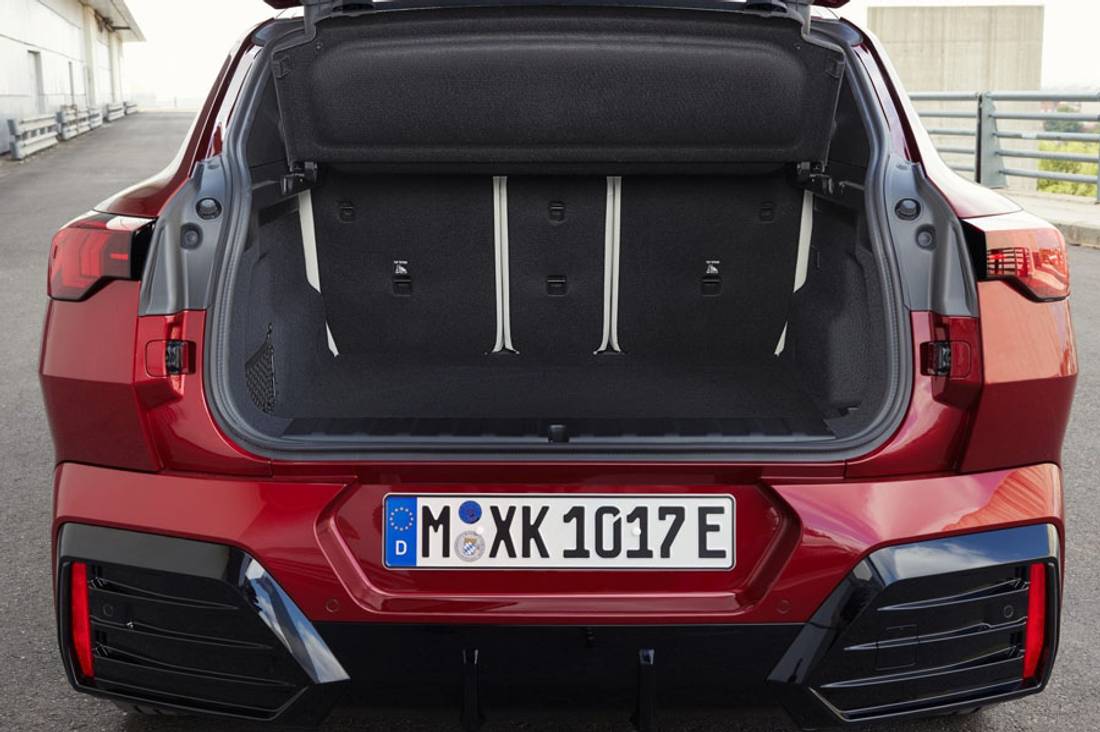 BMW-iX2-2024-1600-37