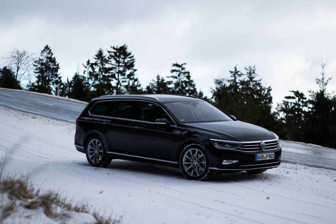 Volkswagen Passat Variant 20 TSI Side 2