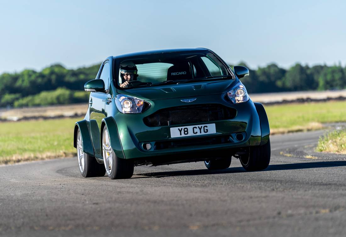 aston-martin-v8-cygnet-front