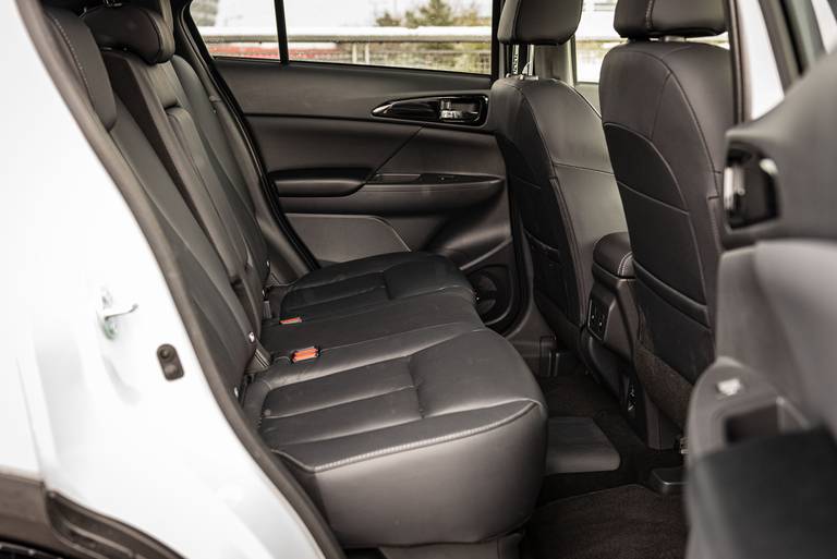 Mitsubishi-Eclipse-Cross-Plug-in-Hybrid-RearSeats