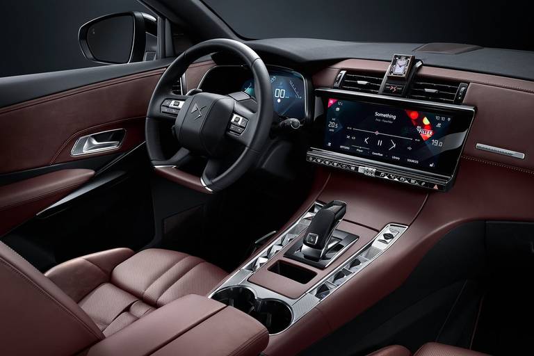 DS-7-Crossback-Interior