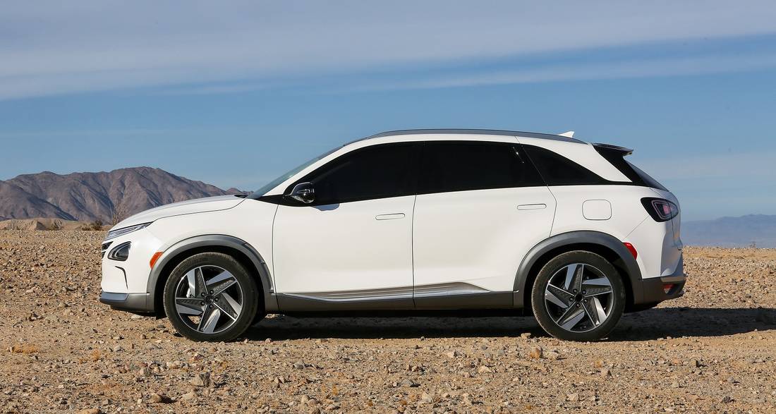 hyundai-nexo-brennstoffzellen-suv-seitenansicht