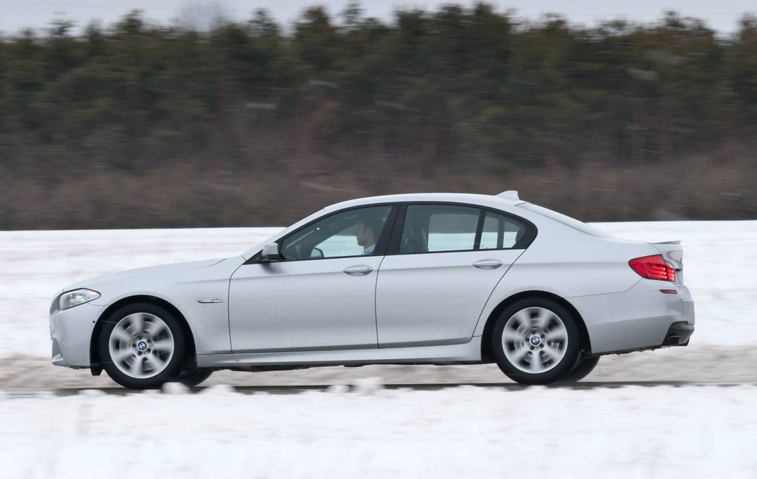 bmw-m550-side