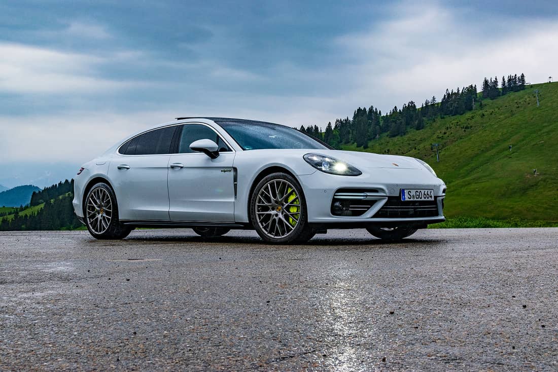 Porsche-Panamera-Turbo-S-E-Hybrid-Executive-Hero