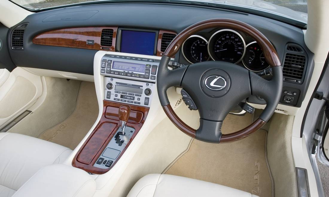 lexus-sc-430-interieur