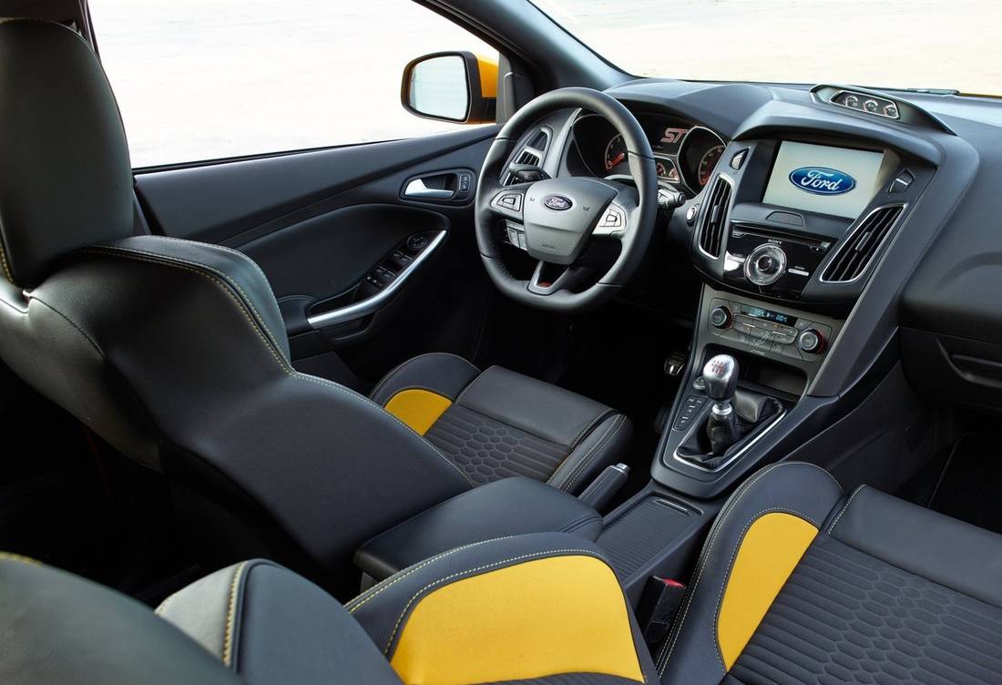 Ford-Focus ST-2015 interior