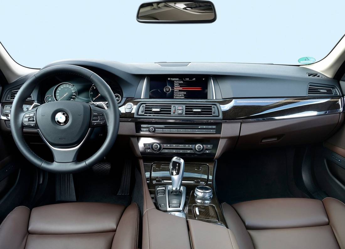 bmw-520d-interior