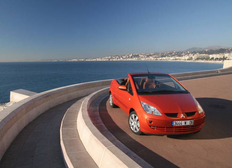  Der fünftürige Mitsubishi Colt war zwischen 2006 bis 2009 auch mit versenkbarem Hard-Top erhältlich. Heute gibt es das Cabrio ab 6.000 Euro gebraucht.