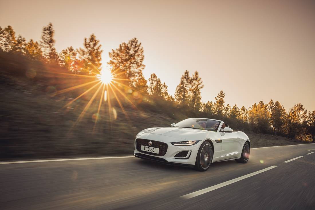 jaguar-f-type-white-side