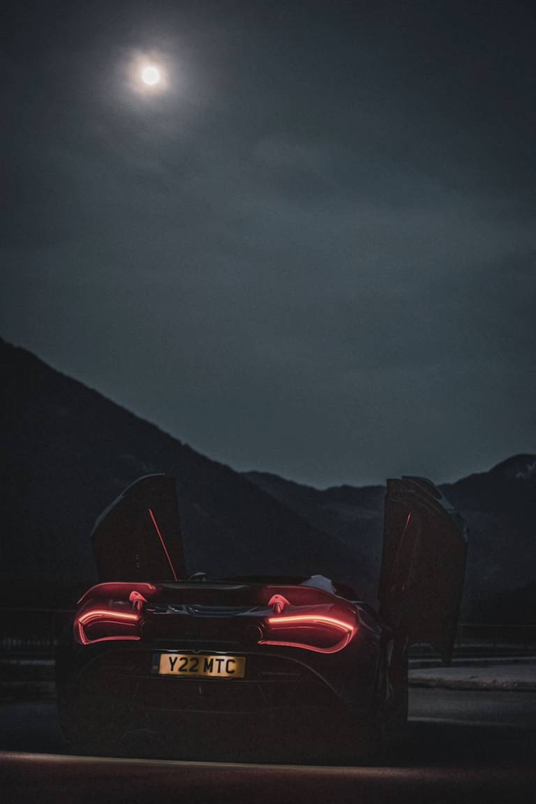 McLaren-720S-Spider-Night2