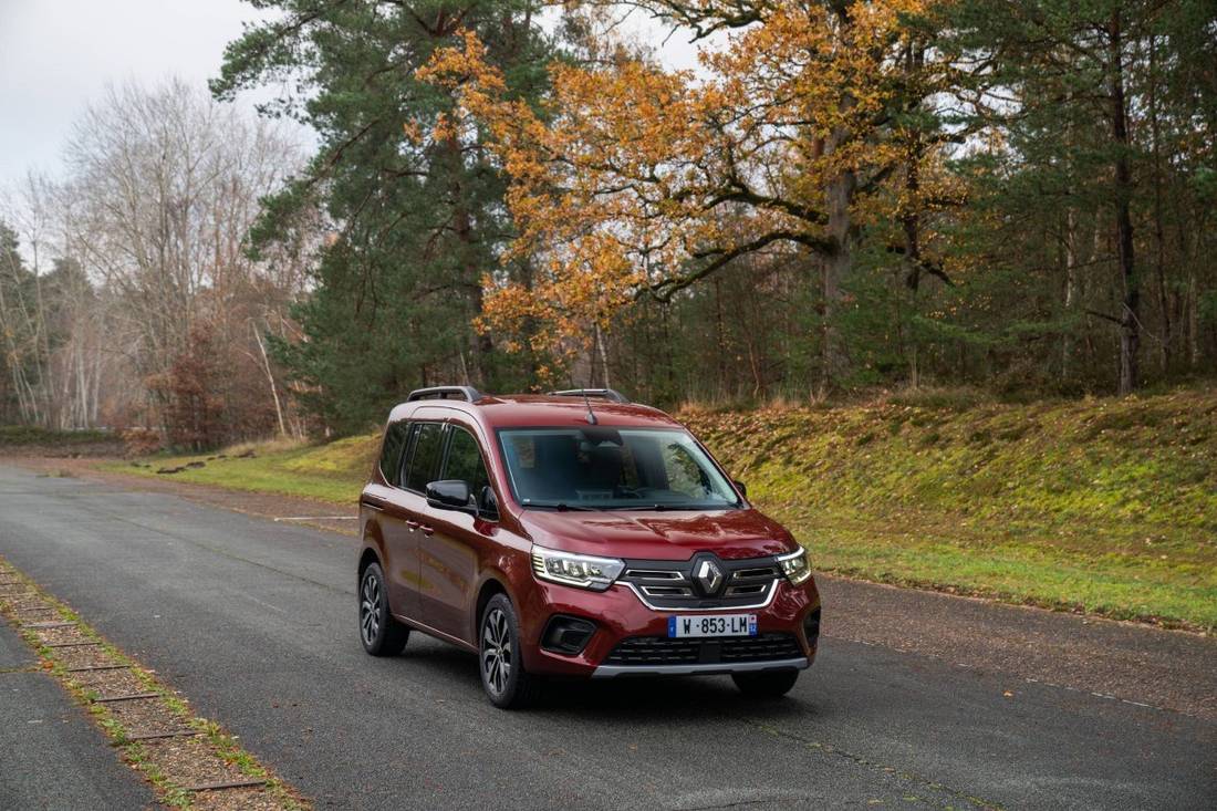 All-New Renault Kangoo E-Tech Electric - Carmin Red
