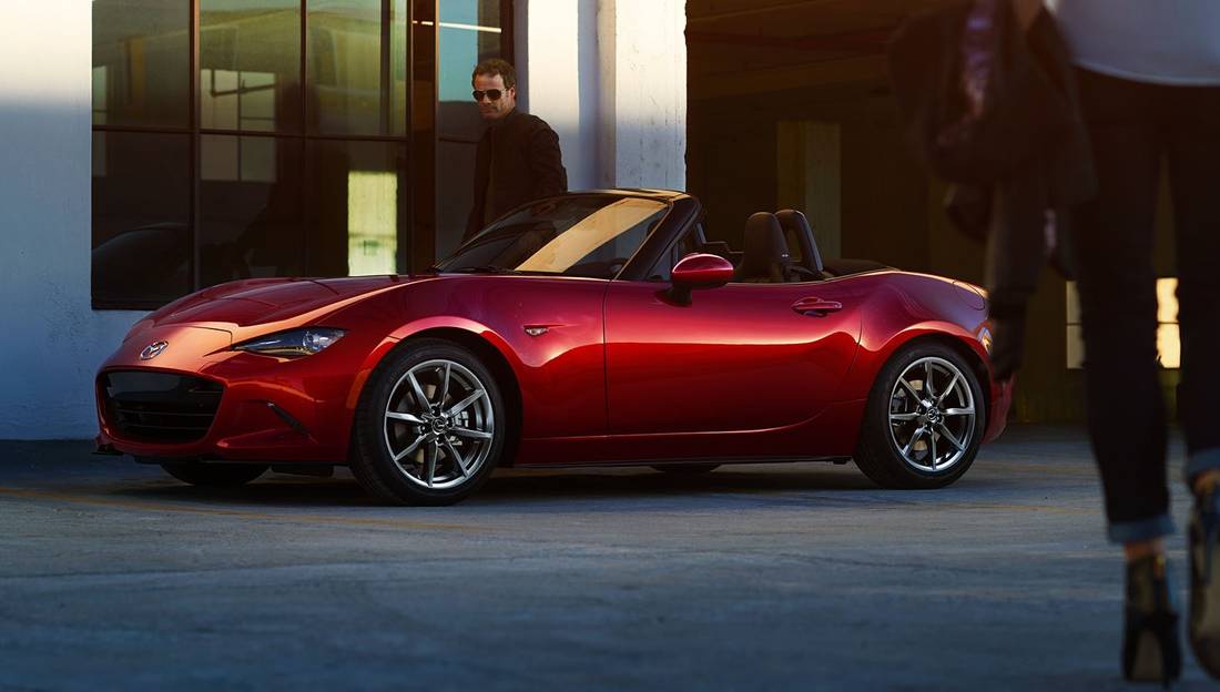 mazda-mx-5-miata-side