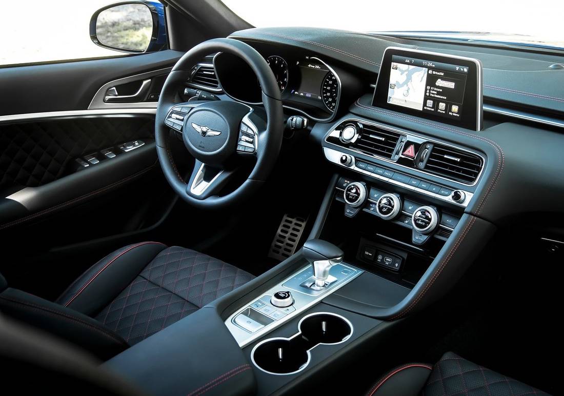 Genesis-G70-2019 interior