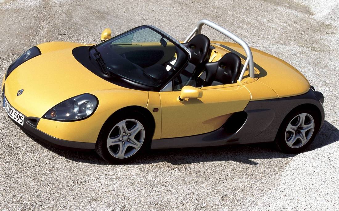 renault-sport-spider-side